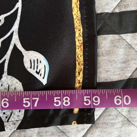 Owlcrate Bookish Tapestry - Picture 4 of 4